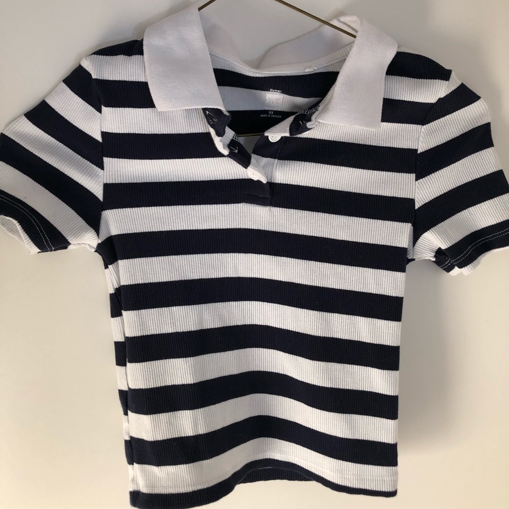 Pacsun (Me to We) cropped collard shirt